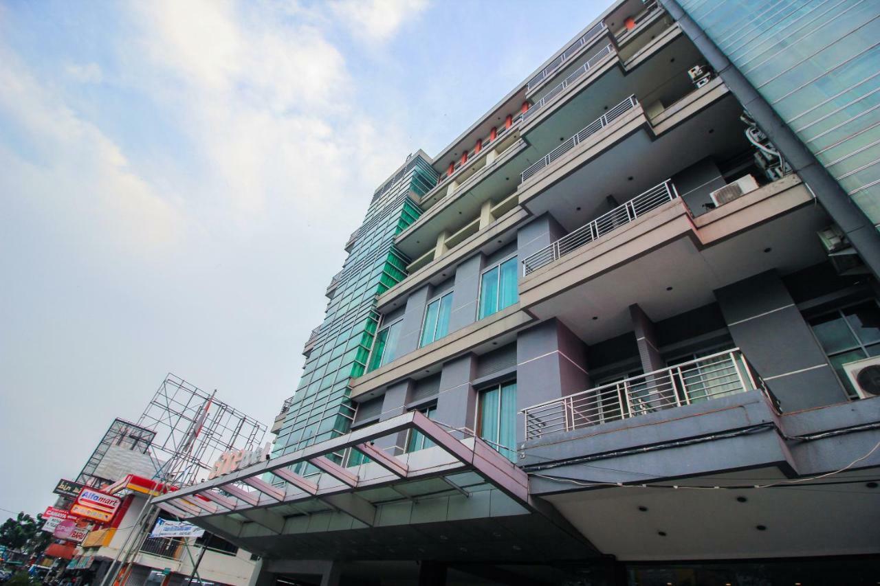 Aston Pekanbaru City Hotel Dış mekan fotoğraf